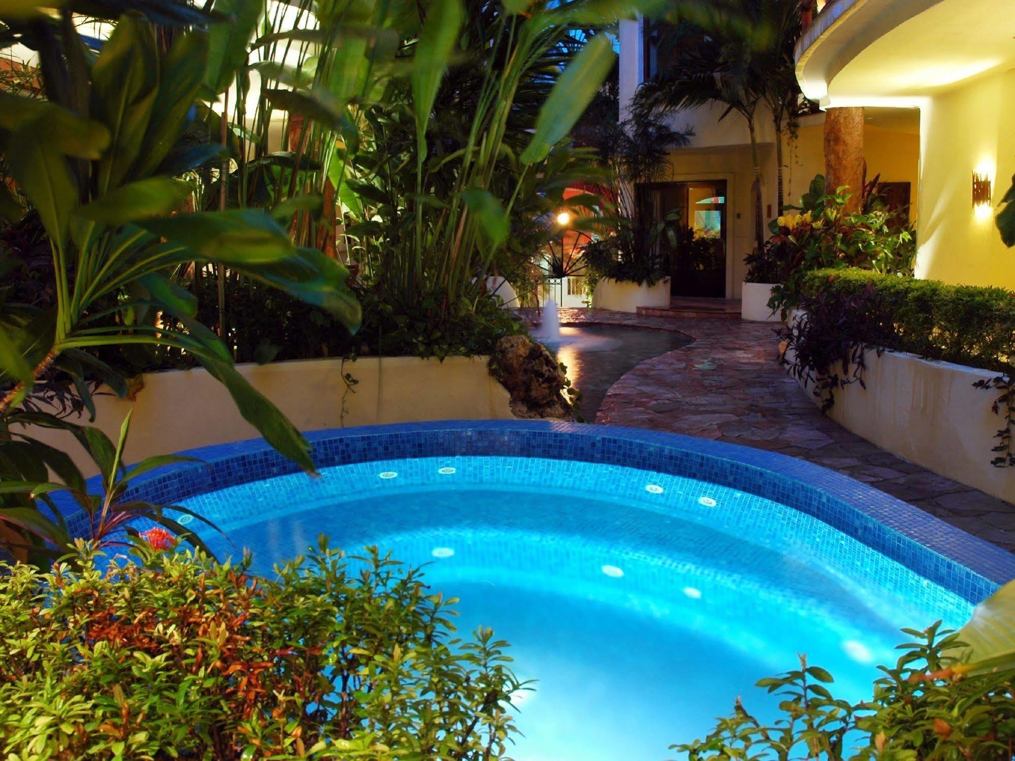 Villas Sacbe Condo Hotel And Beach Club Playa del Carmen Exterior photo